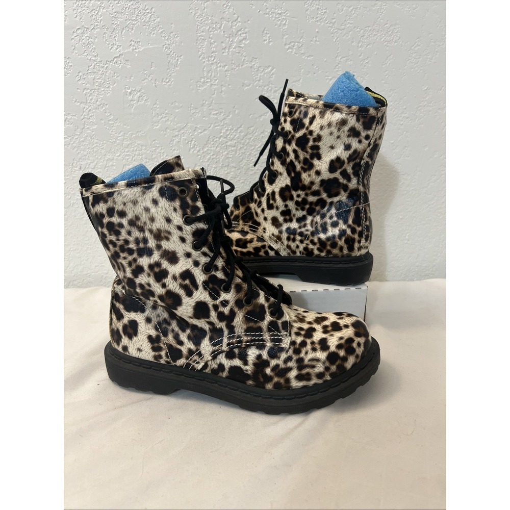 ARIZONA JEAN CO  LEOPARD Cheetah‎ Print Womens 7M Lace Up Combat Boots Edgy Chic